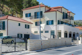 Apartments with a swimming pool Hvar - 22502